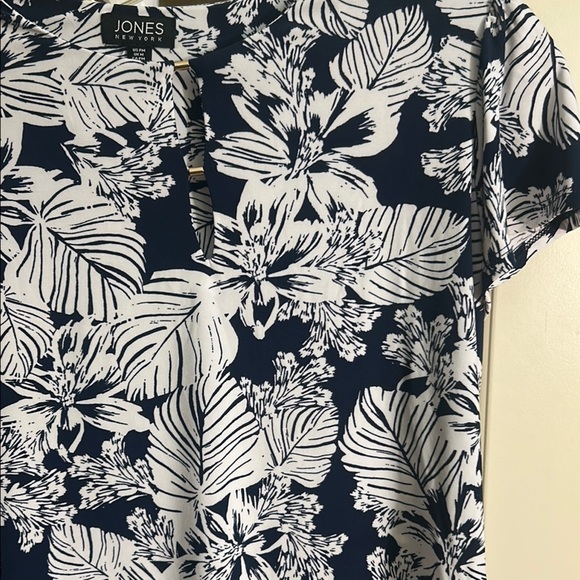 Jones New York Blue and White Fitted T-Shirt with Mandarin Collar - Picture 14 of 17